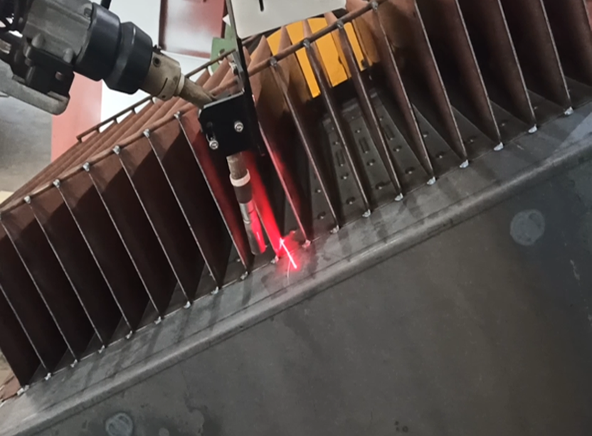 變壓器油箱自動跟蹤焊接案例