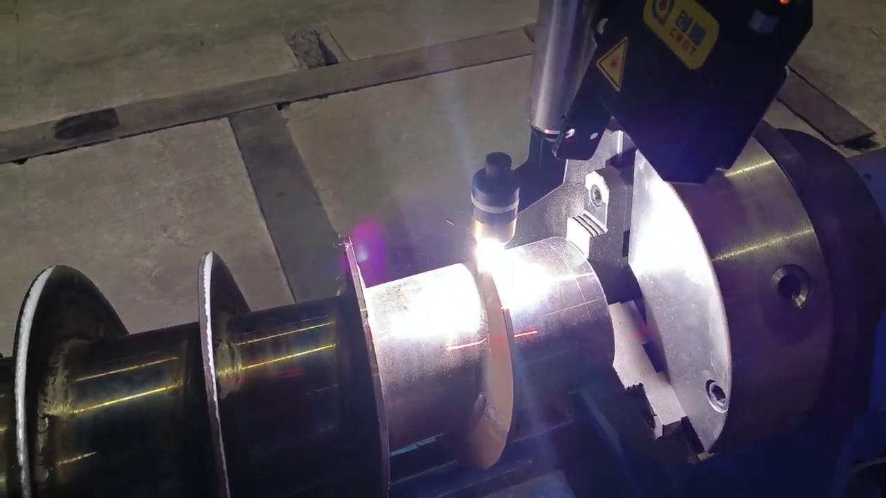 創(chuàng)想焊縫跟蹤適配安川機(jī)器人在自動(dòng)焊接螺旋攪龍葉片的案例