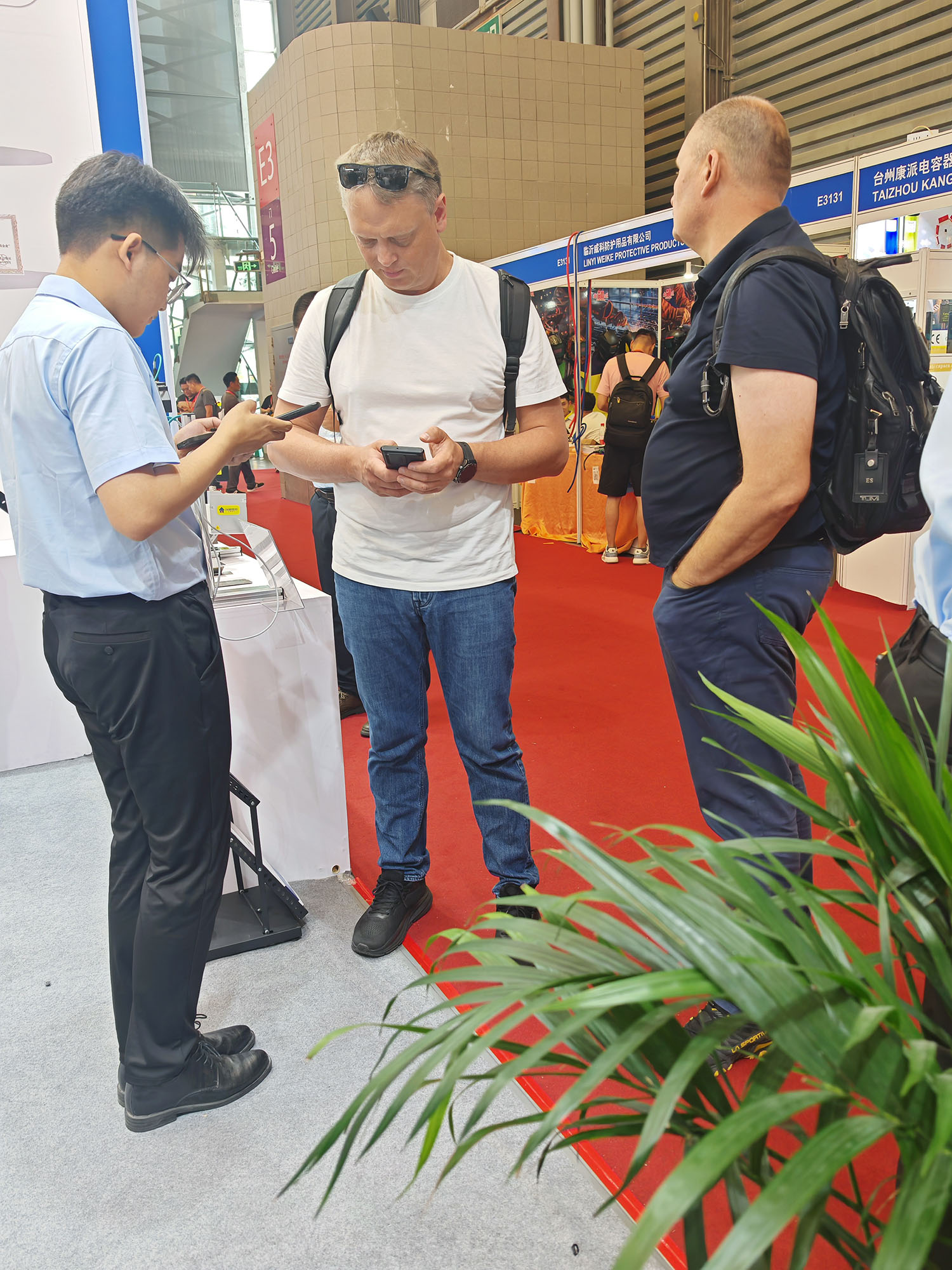 創(chuàng)想智控亮相第28屆北京·埃森焊接展，免示教與零前置焊縫跟蹤技術(shù)引爆現(xiàn)場(chǎng)關(guān)注